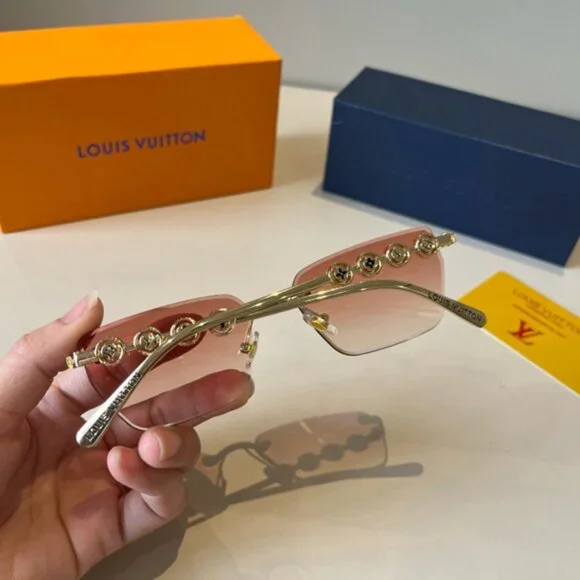 Louis Vuitton Women's Gold Sunglasses Sunglasses